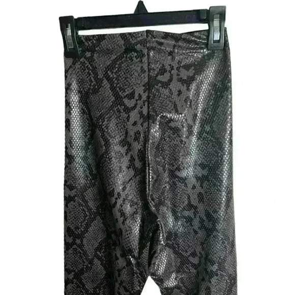 𝅺COMMANDO Reptile Embossed Faux Leather Leggings In Grey Snake Size Small - Picture 7 of 9